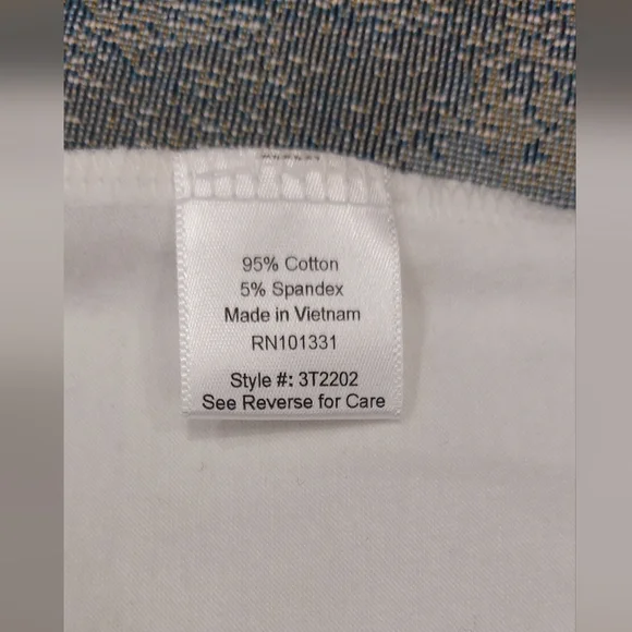 Charlotte Russe Cream Lace-Up Crop Top - Picture 5 of 7